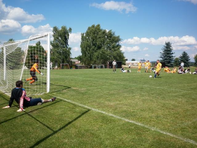 11-fotbal-06-25-vyroci796