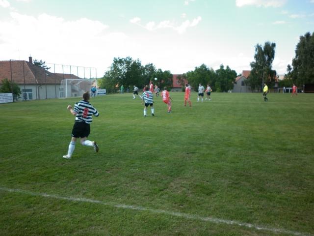 11-fotbal-06-25-vyroci824